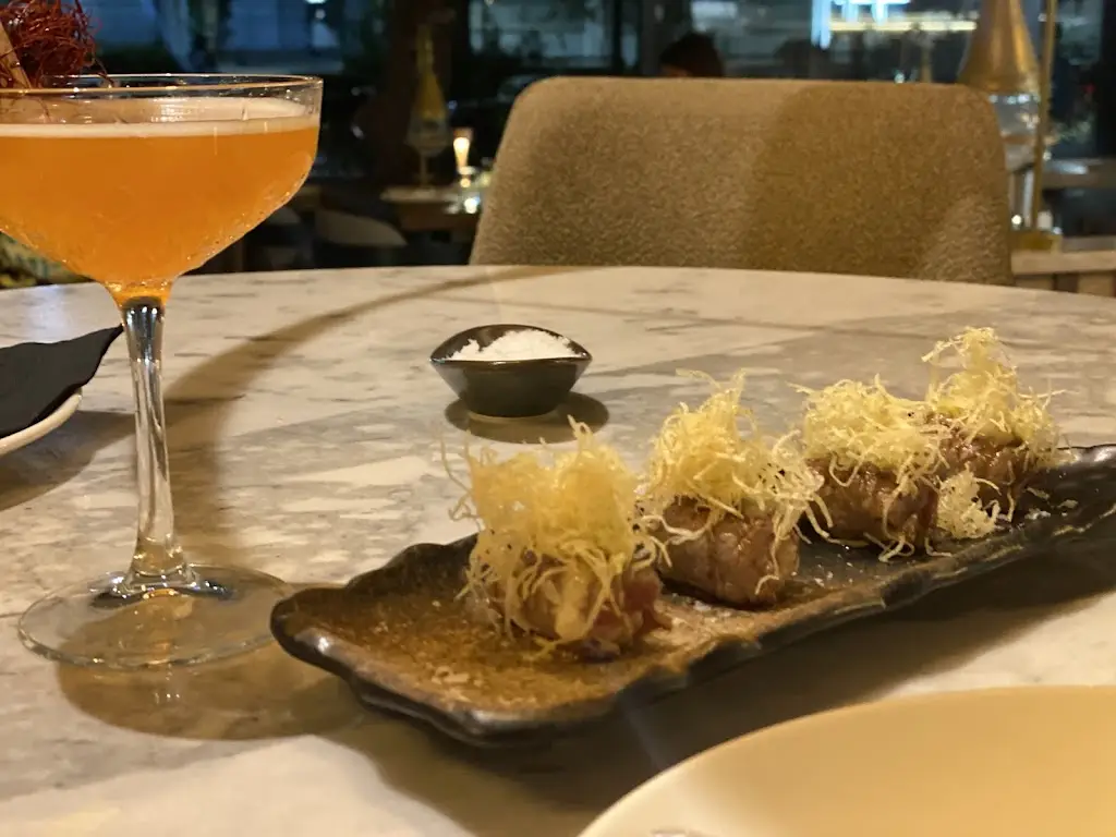 Dima Saba_DB.one_Glyfáda_review