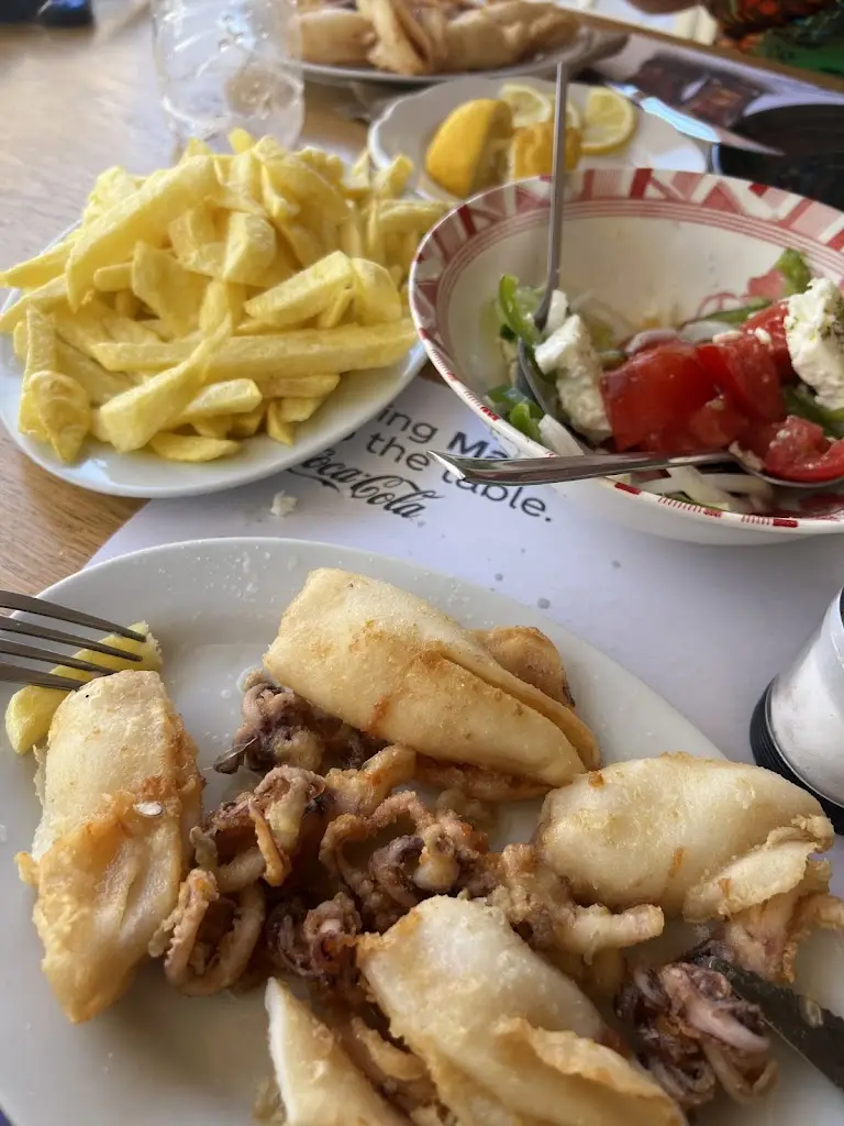 Leah Peah_Ψαροταβέρνα - Ουζερί 