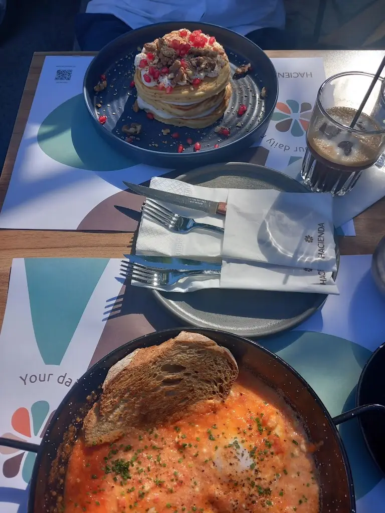 Rebekka B_Hacienda_Néa Alikarnassós_Bewertung