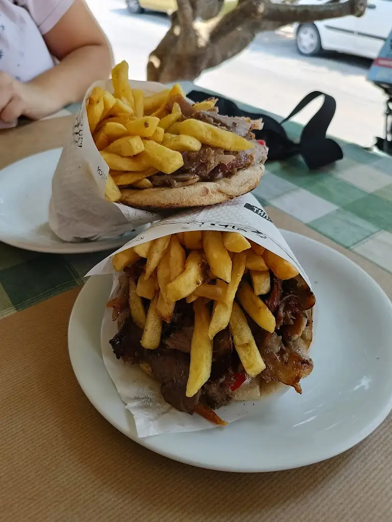 Francesco Michelini_Πάμε..γύρο_Néa Alikarnassós_Bewertung