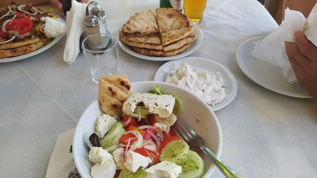 István Horváth_Πάμε..γύρο_Néa Alikarnassós_Bewertung