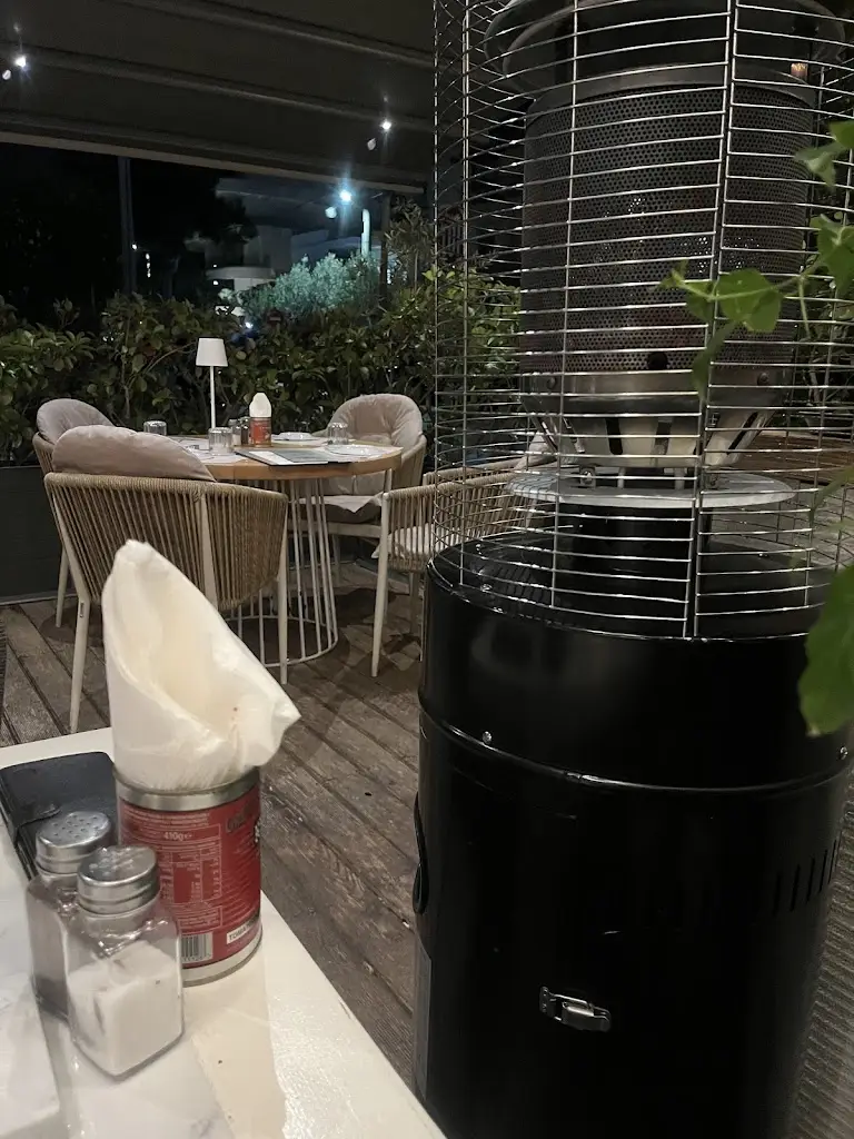 Lynda Dale_To Drami_Glyfáda_Bewertung