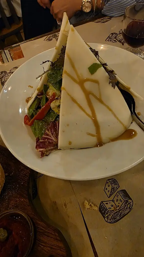 Jim Sairoglou_To Drami_Glyfáda_Bewertung