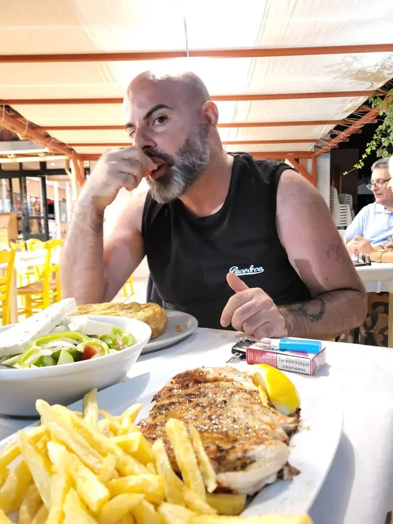 Menu_Finikas Raki-Taverna_Neápoli_image_8