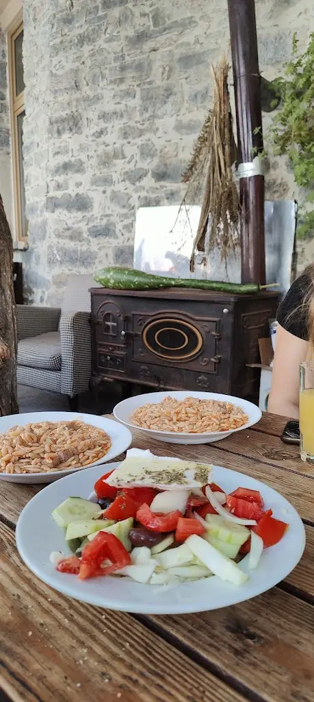 Antti Korhonen_Καφενεῖον Τό Παραδοσιακόν_Neápoli_Bewertung