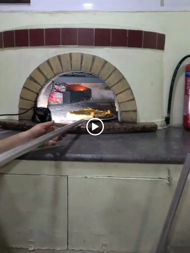 Pizza di Neapoli _Neápoli_slider_image_2