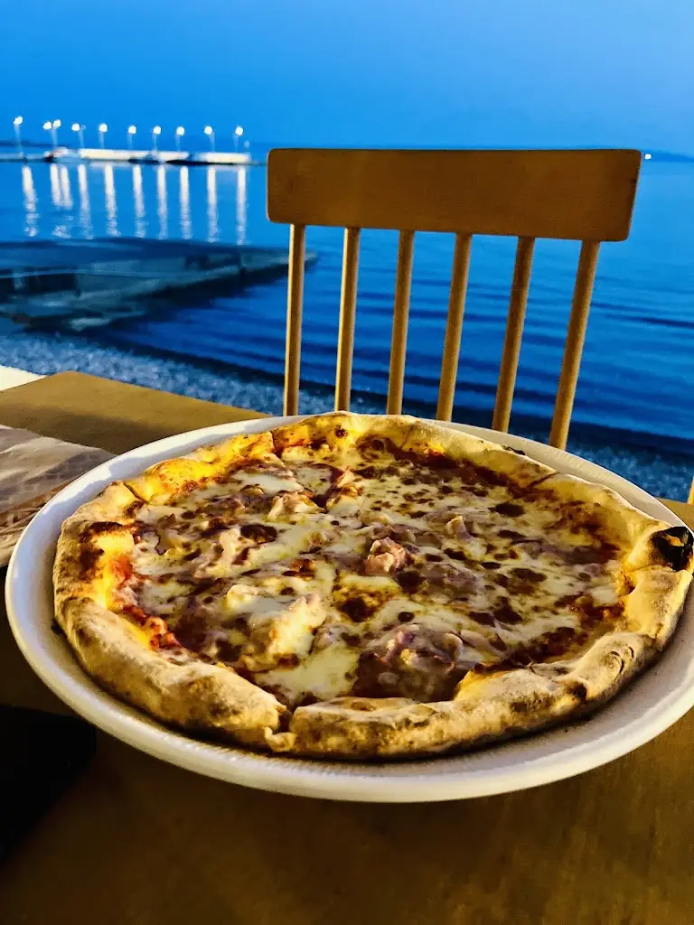 Costin Oprea_Le Farfalle_Neápoli_Bewertung