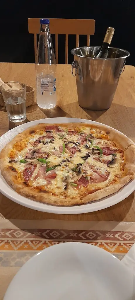 kostas Theodoropoulos_Le Farfalle_Neápoli_Bewertung