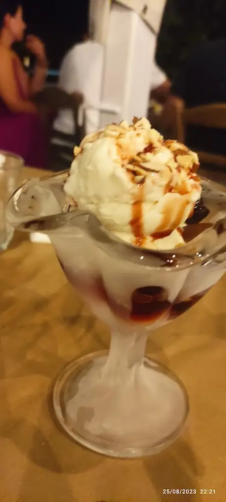 giro 71_Neráida_Neápoli_review