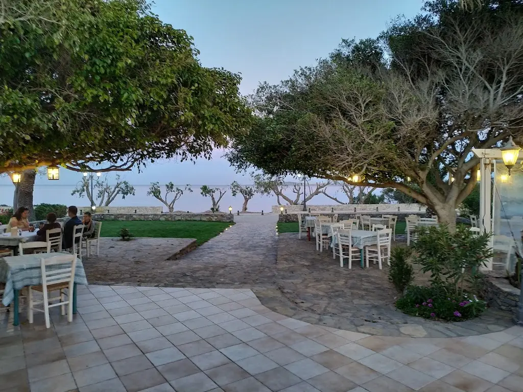 Grandes Seaside restaurant_Palekastro_slider_image_1