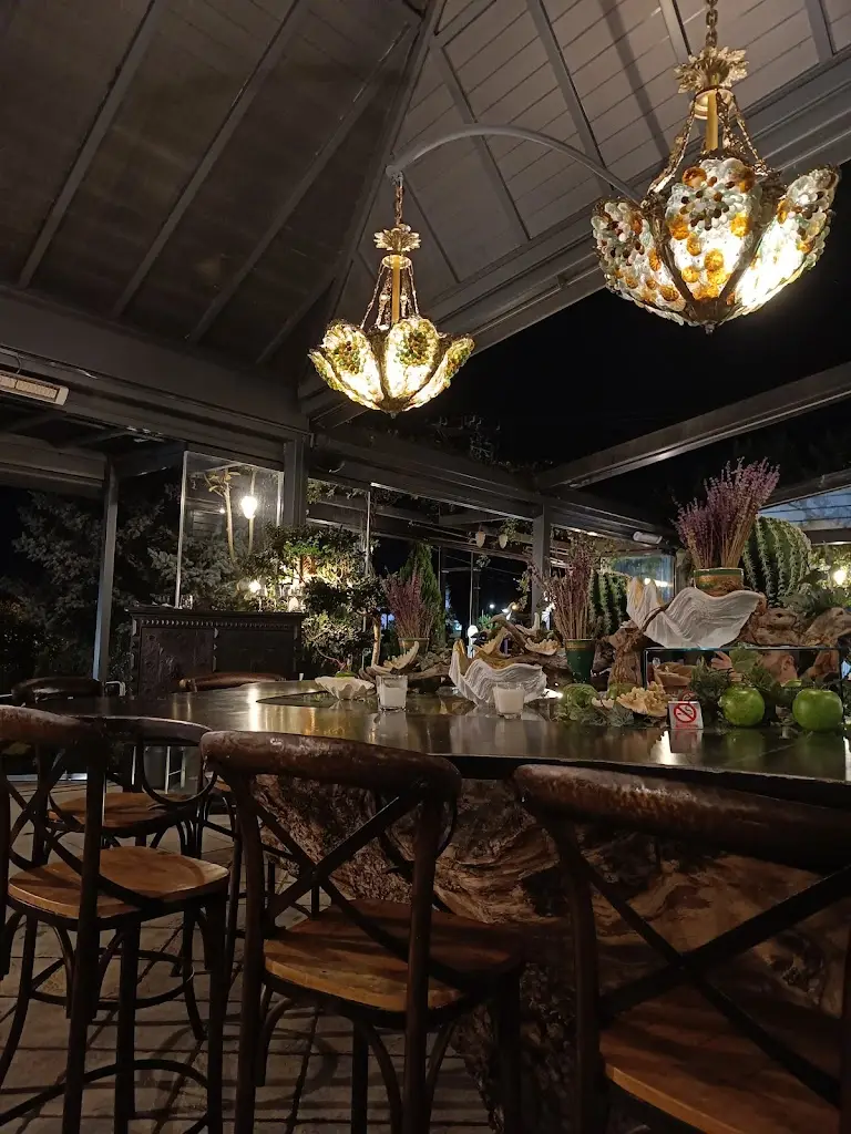 Tasos Mourtopallas_Pithari_Pithári_review