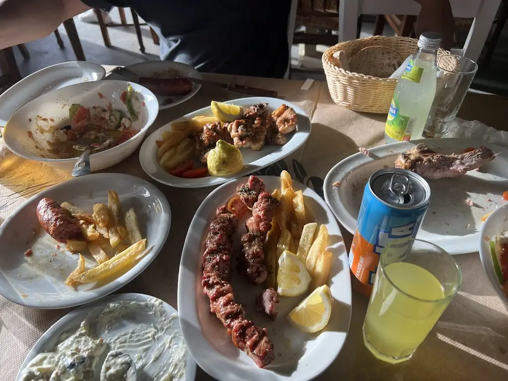 John Palcon_Grill Τaverna Nikos_Pithári_review