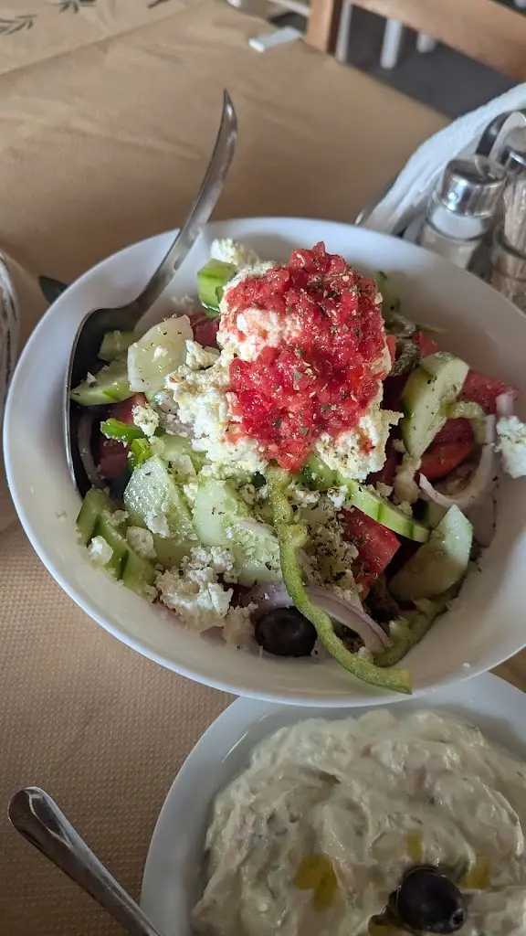 Martin Vaderlund_Grill Τaverna Nikos_Pithári_review