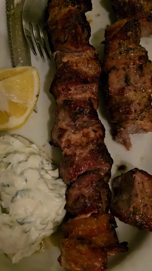 Grill Τaverna Nikos_Pithári_slider_image_2