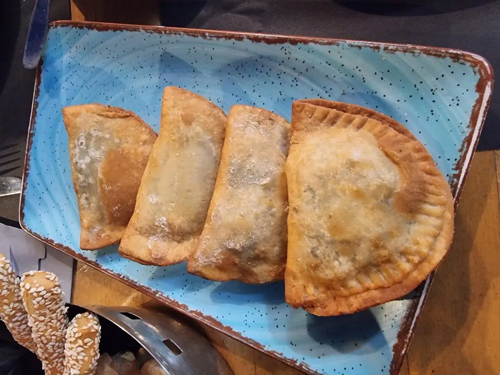 Aavishkar Gungaram_Μεζεδοπωλείο 