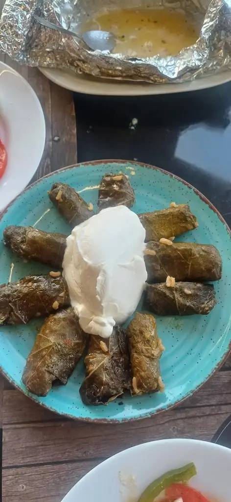 Julie Pound_ΤΟ ΑΛΩΝΑΚΙ / TO ALONAKI_Pithári_Bewertung