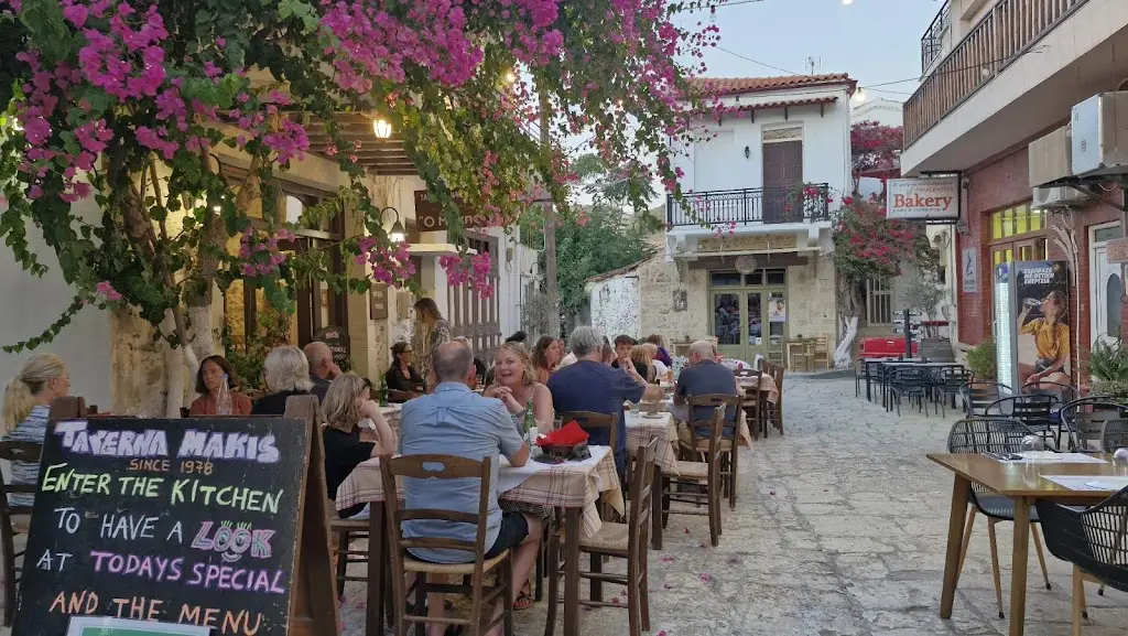 Makis (Taverna Ό MAKIS)_Pánormos_slider_image_1