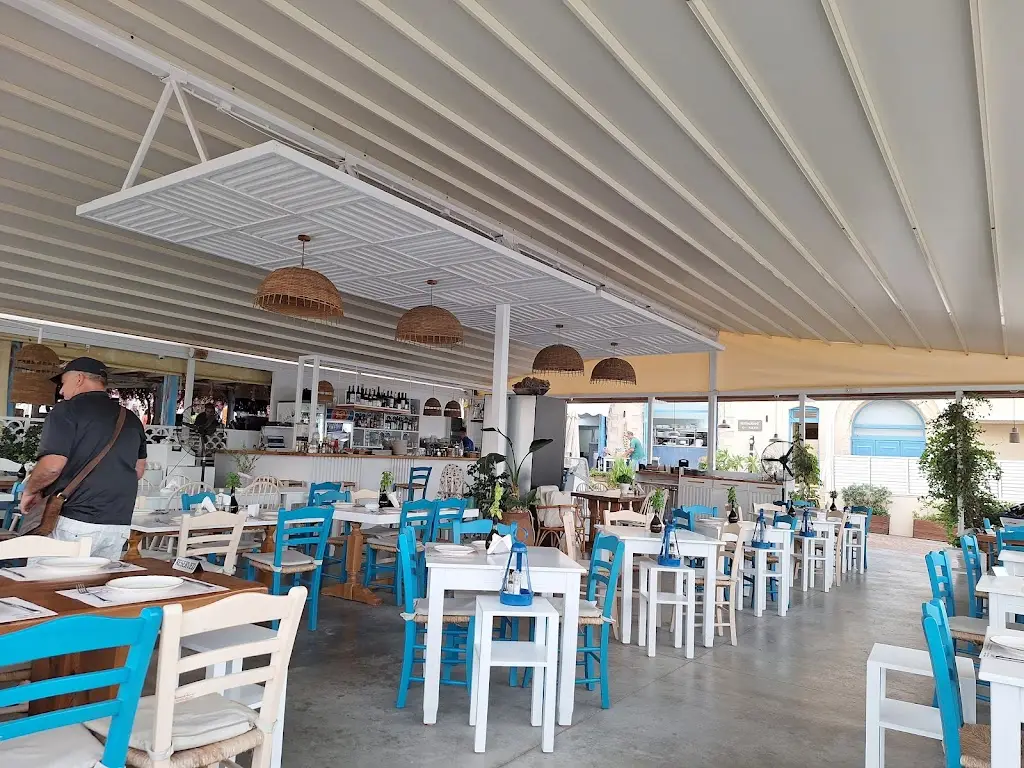 Captains House Seaside Restaurant_Pánormos_slider_image_3