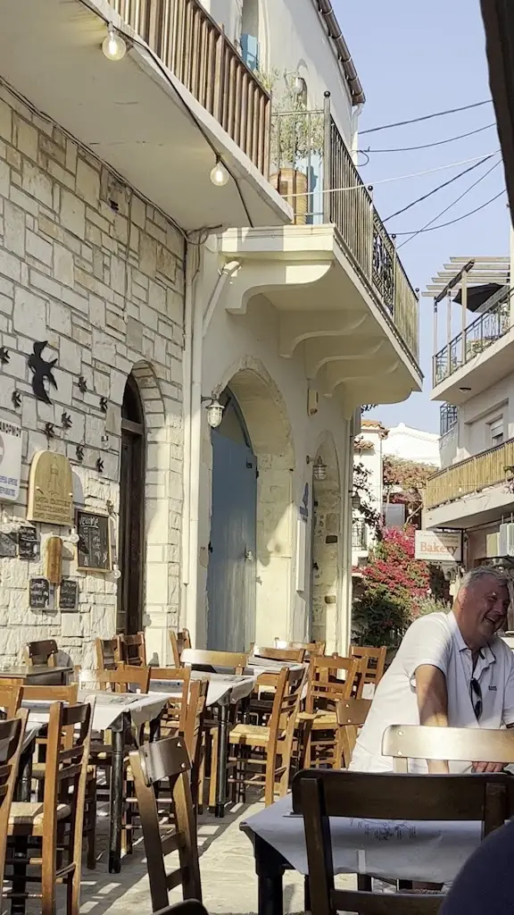 Meli & Xidi_Pánormos_slider_image_2