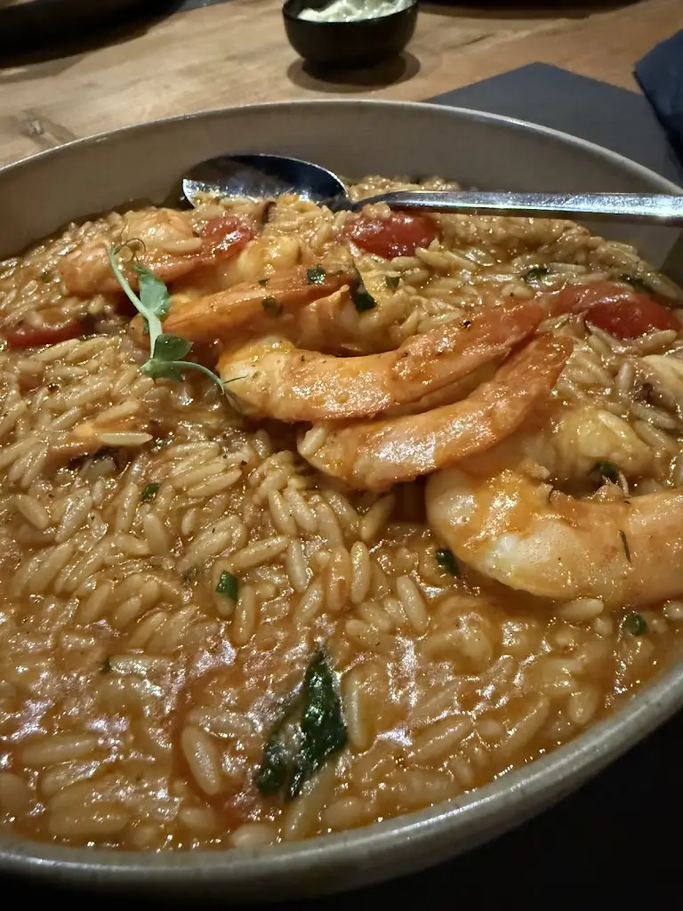 Nihad Rs_DUSK_Pánormos_Bewertung