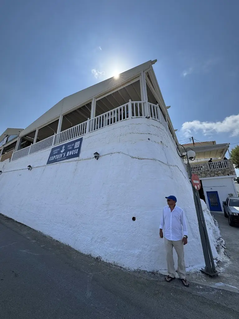 Restaurant med parkering_Pánormos_slider_image_3