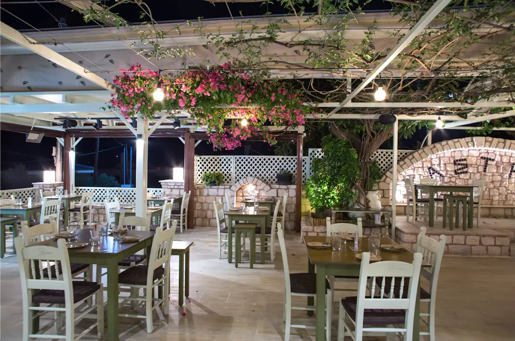 Kastro Cretan Cuisine Restaurant in Pánormos