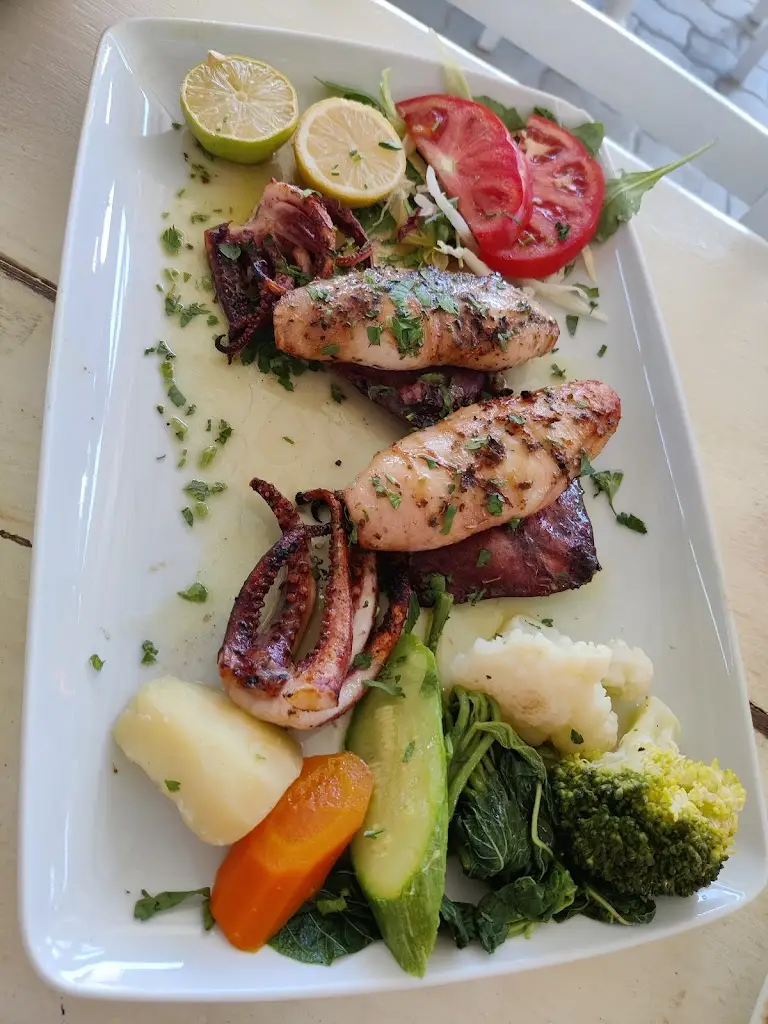 Nicolas Seyer_Porto Parassiris_Pánormos_review