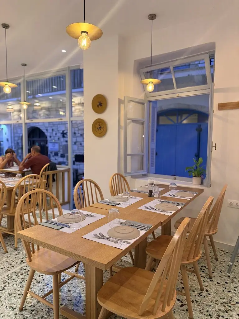 Locus Deli Restaurant_Pánormos_slider_image_3