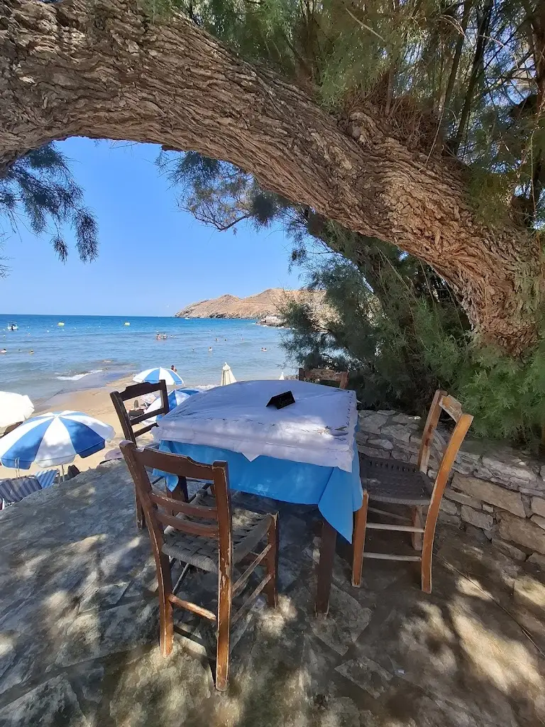 Kostas Taverna_Pánormos_slider_image_1