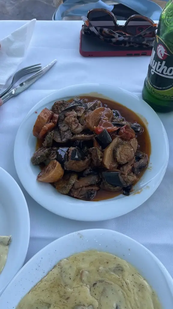 Alberto Fernandez_Barba Antreas_Pánormos_review