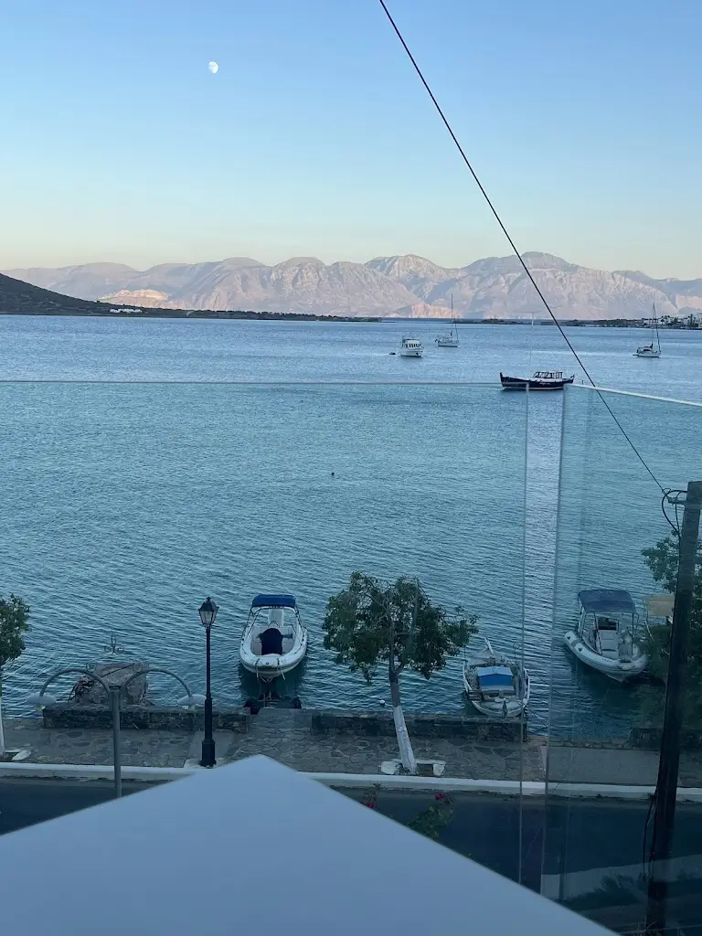 Vicky Davey_DESPINA ELOUNDA_Schísma Eloúndas_Bewertung