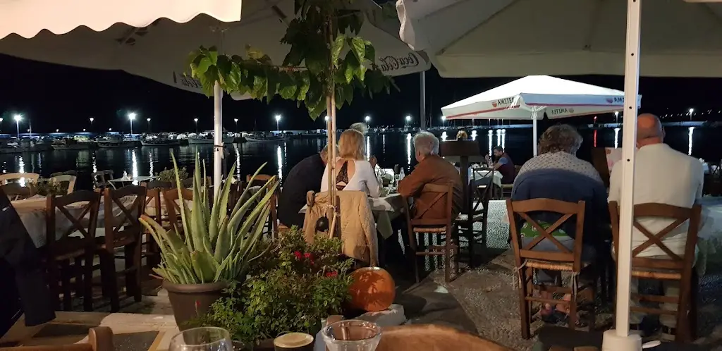 Tavern - Restaurant Me Raki Restaurant in Sitia