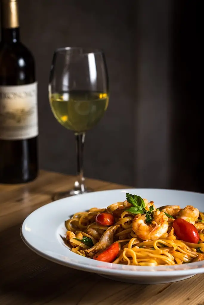 The Wall Music Bar_Sitia_slider_image_3