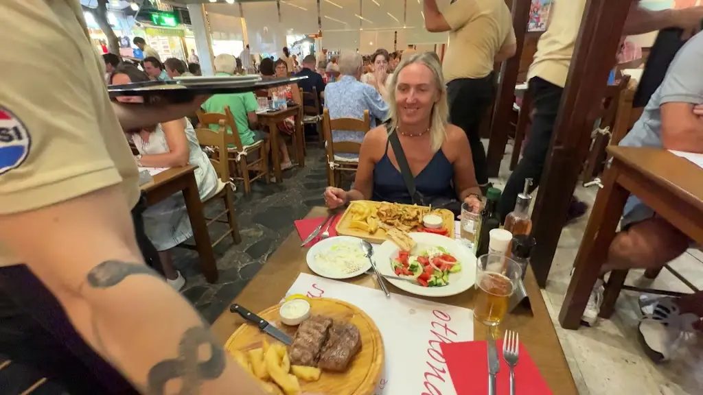 Othonas taverna_Violí Charáki_slider_image_2