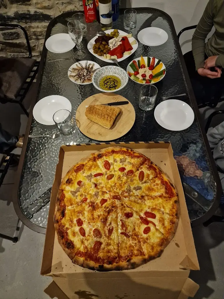 Menu_Pizza Palace Tympaki_Tympáki_image_3