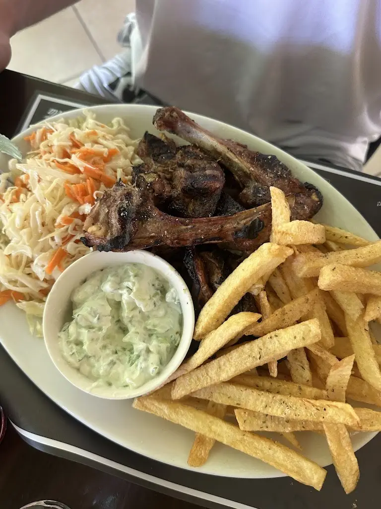 Milica Lukic_Ταβέρνα LAMB HOUSE_Tympáki_review