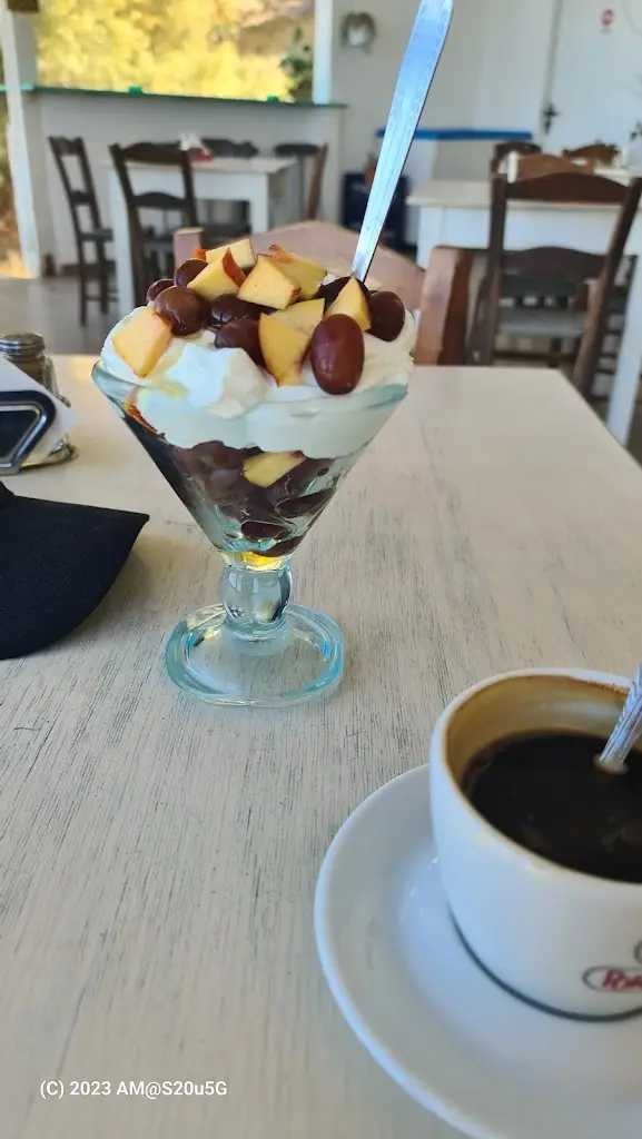 Menü_Comos taverna - cafe_Tympáki_Bild_7