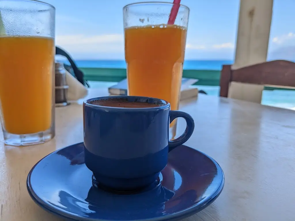 Natia Mechitishvili_Comos taverna - cafe_Tympáki_Bewertung