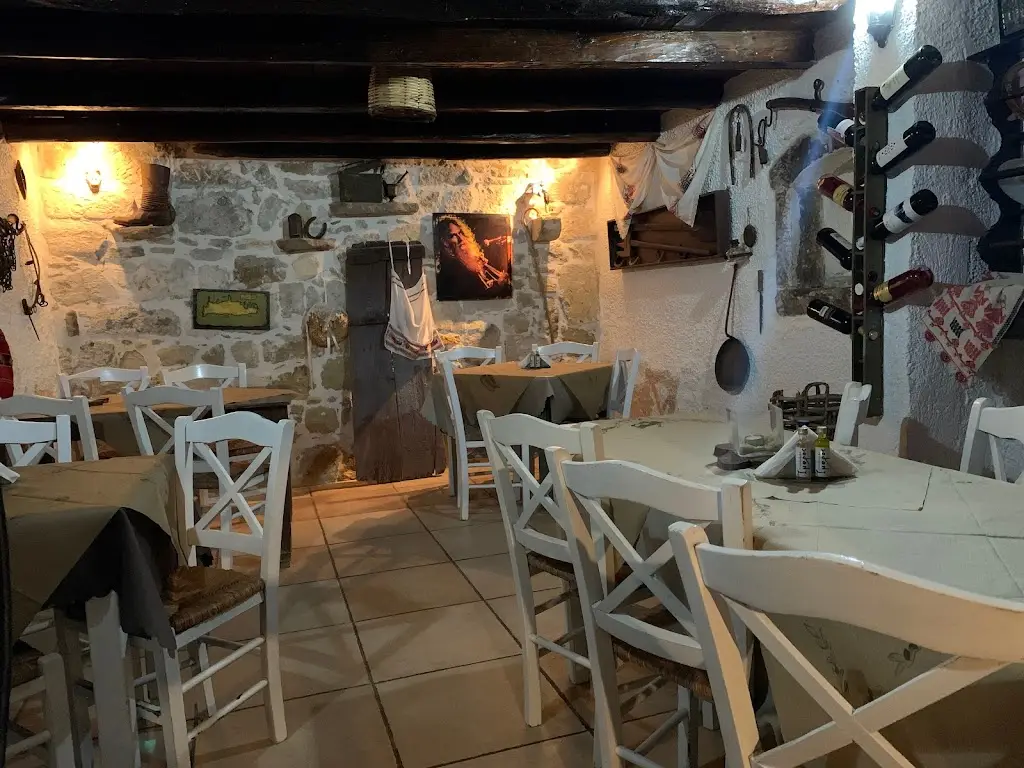 Traditional Restaurant Imeros_Tympáki_slider_image_1