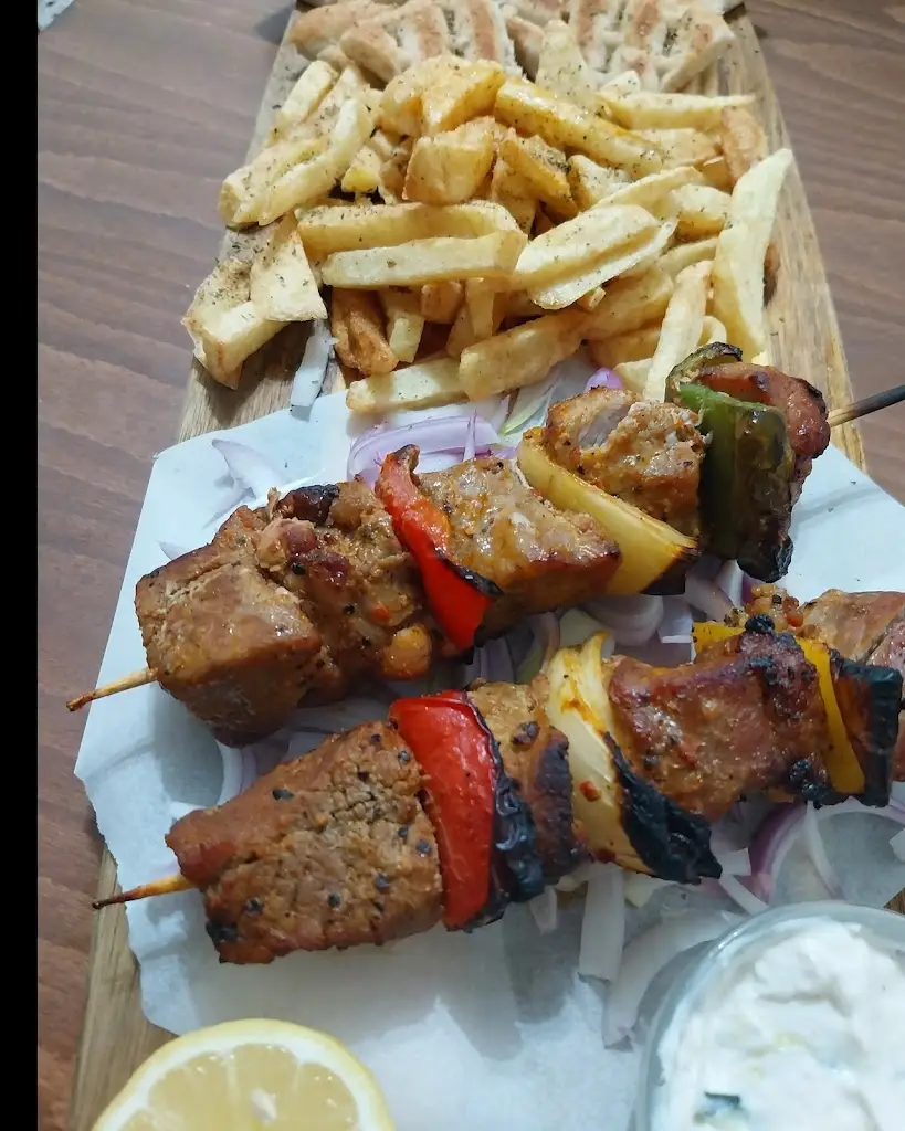 Ταβέρνα Μεζεδοπωλείο Η Παράδοση_Vrýses_slider_image_3