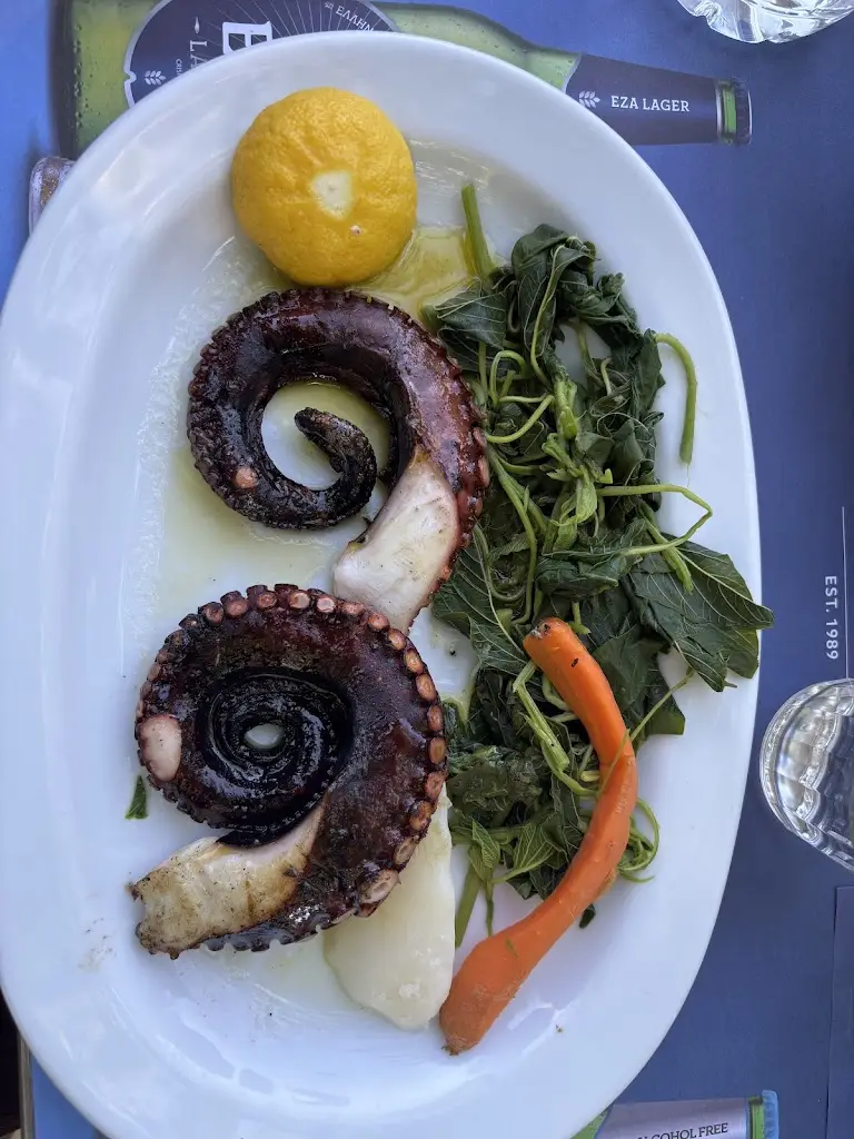 Odunayo Omoyemi_Zaros Lake Restaurant_Zarós_review