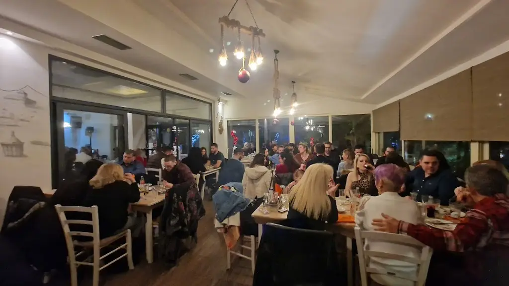 Steve Gianacopoulos_ΡΑΚΟΠΑΙΓΝΙΟ_Glyfáda_review