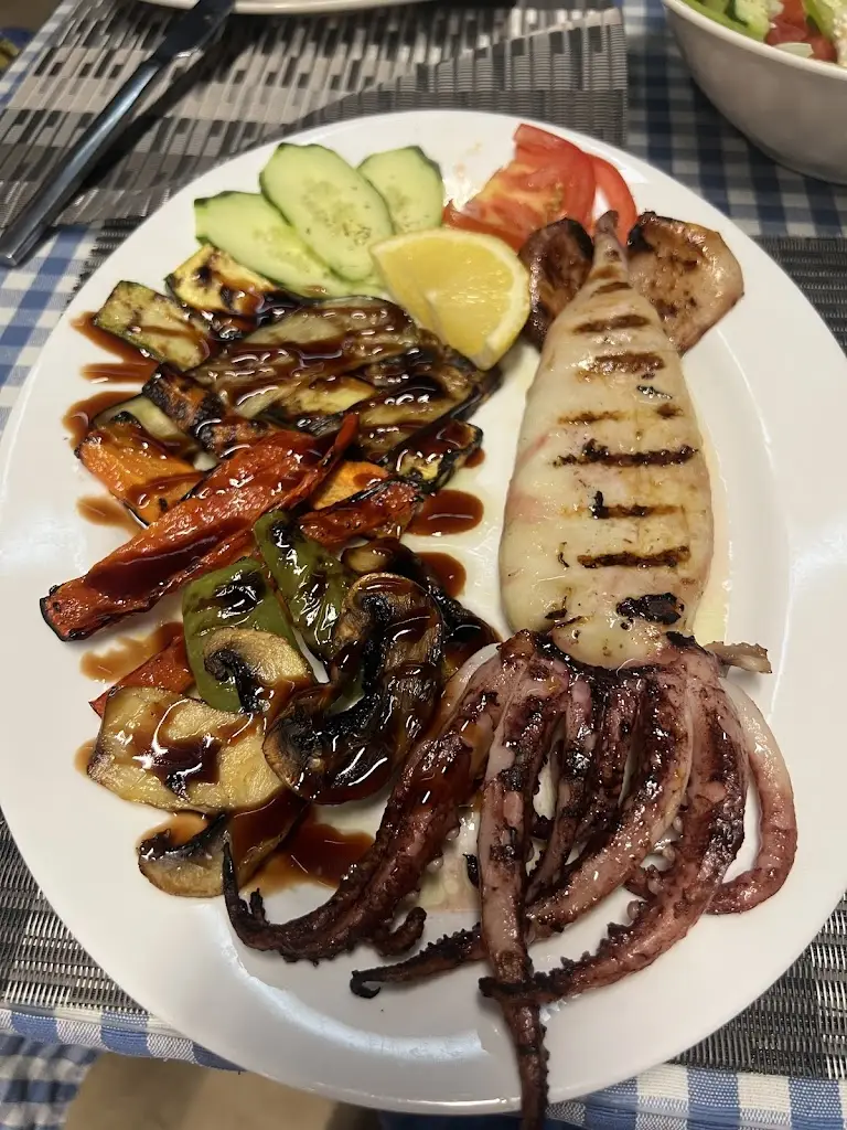 krisitiana georgieva_KOSTAS since 1970 taverna-beach bar_Stalís_Bewertung