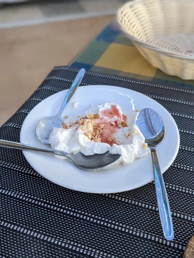 Danny Valentine_KOSTAS since 1970 taverna-beach bar_Stalís_Bewertung