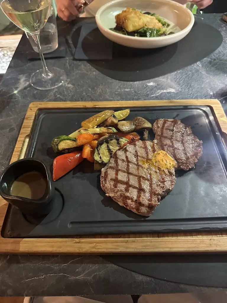 Tom Newhouse_Anatolia Seaside_Stalís_avis