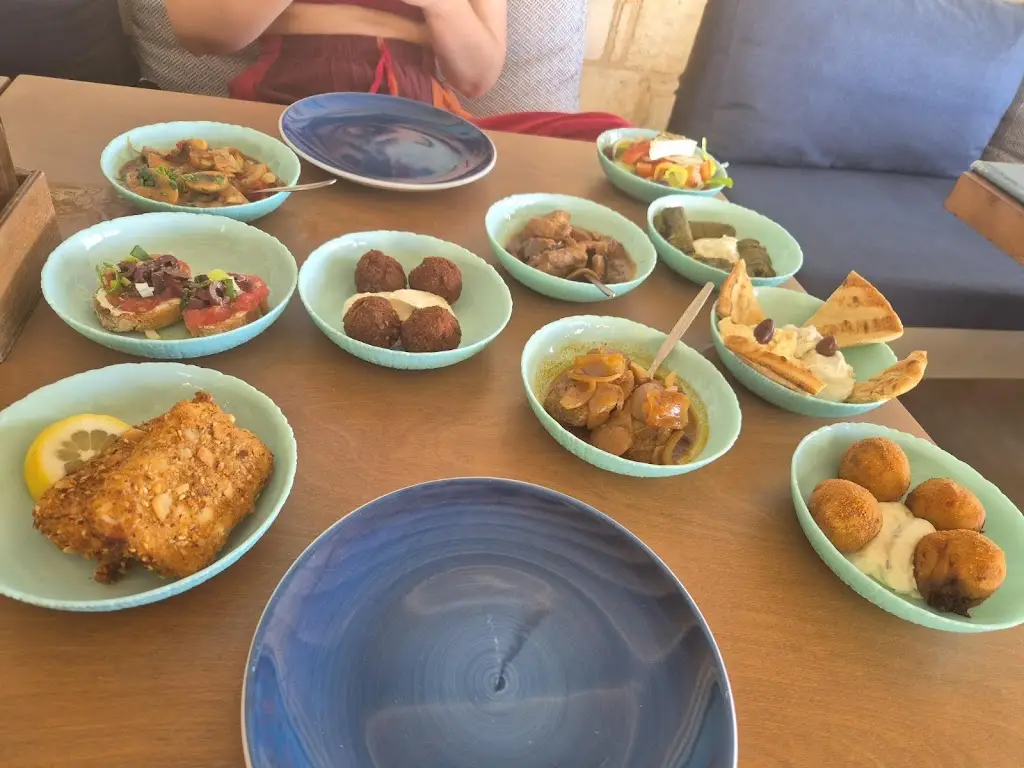 Ella Nitsche_Maria's Golden Beach_Stalís_review