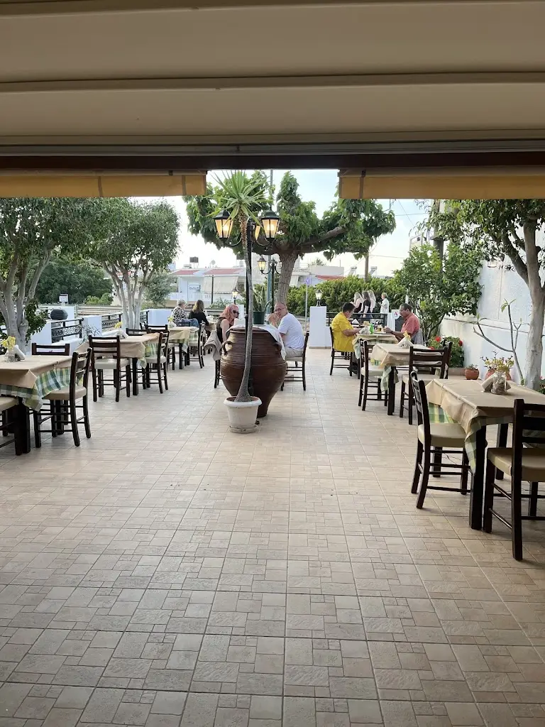 Tsourlis_Stalís_slider_image_1