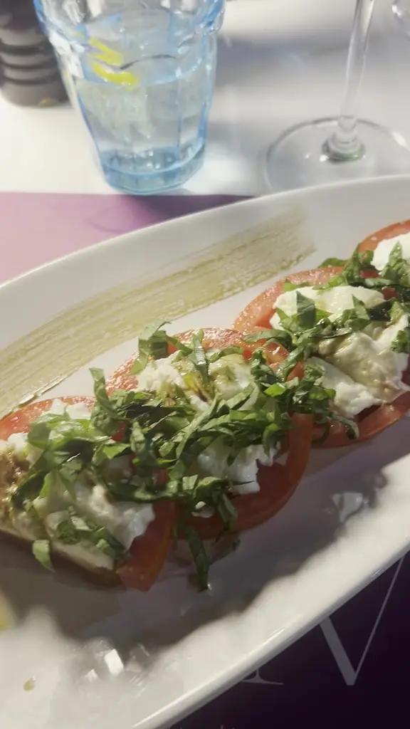 AMICI Italian Restaurant & Steak House_Stalís_slider_image_2