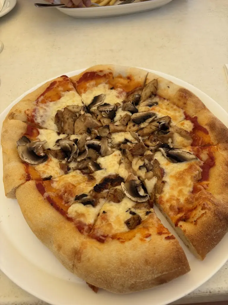 Artemis_Stalís_slider_image_3