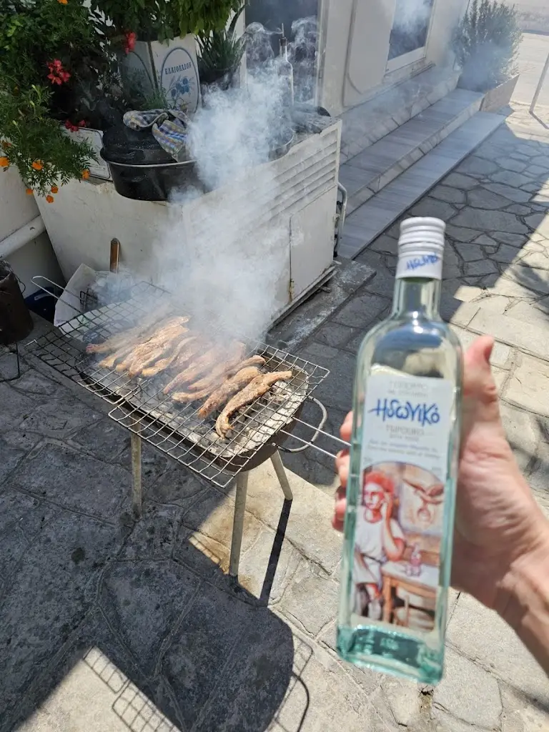 minas avram_Μπανανιά-Αγιος Ευστράτιος_Agios Efstratios_reseña